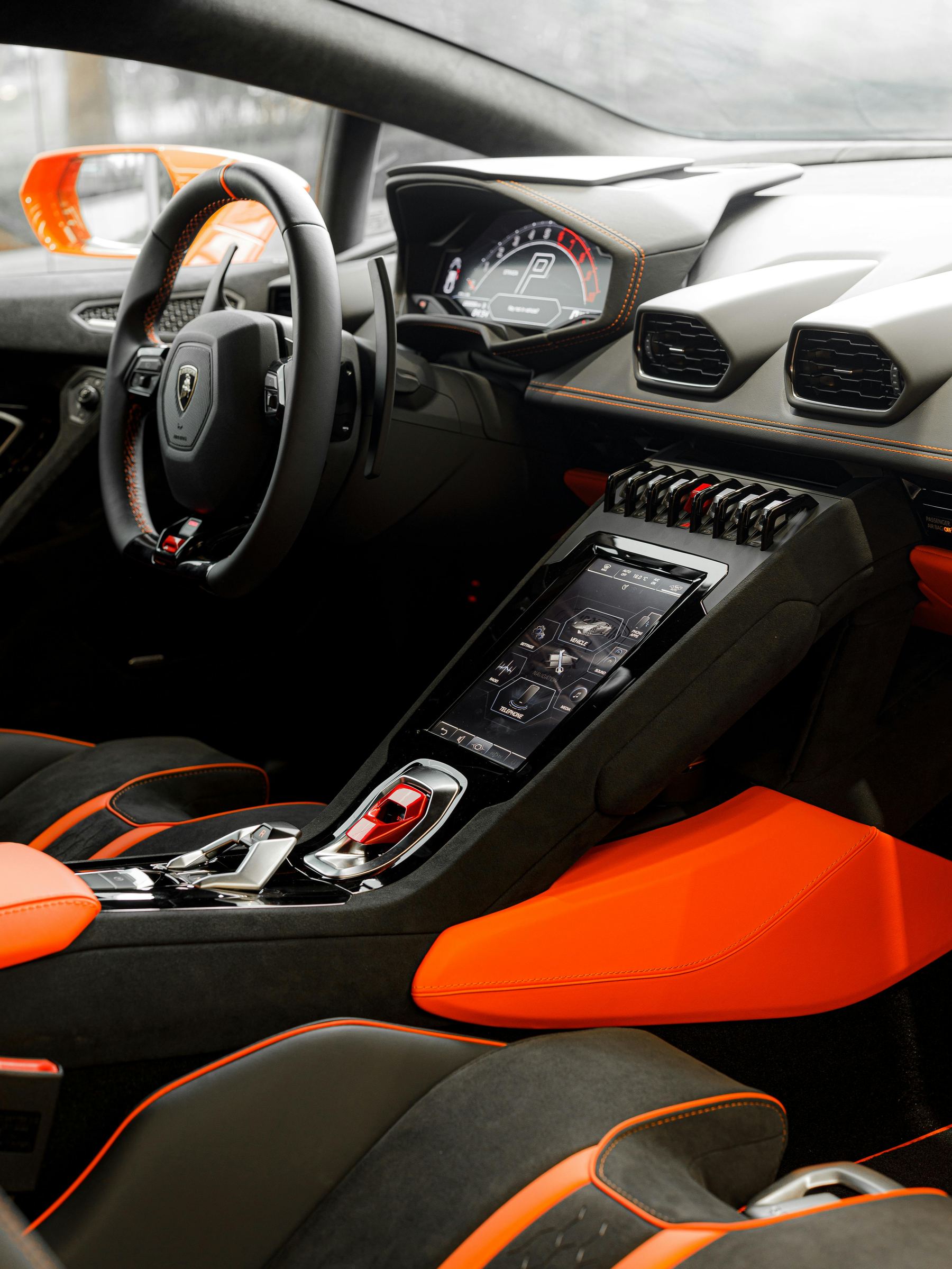 Lambo interior
